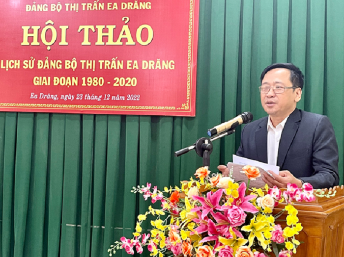 Hoi thao lich su dang bo thi tran 2